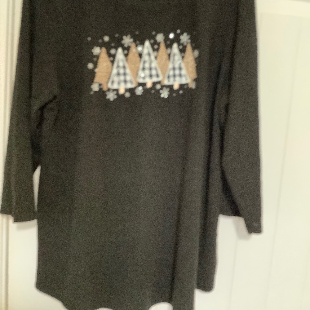 Woman’s Tunic Winter Trees Snowflakes Long Sleeve Sz L